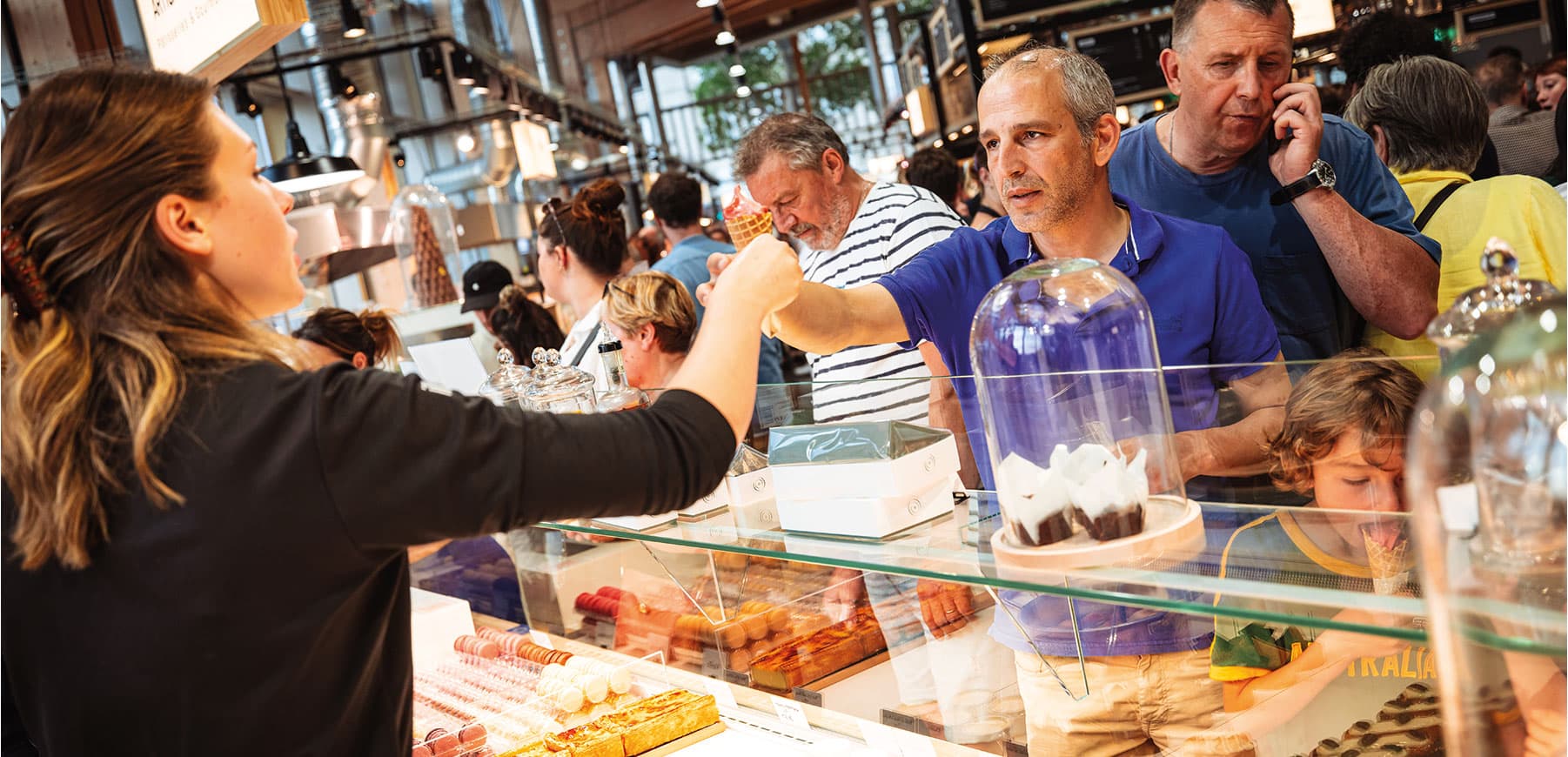 échange commerçant aux halles biltoki